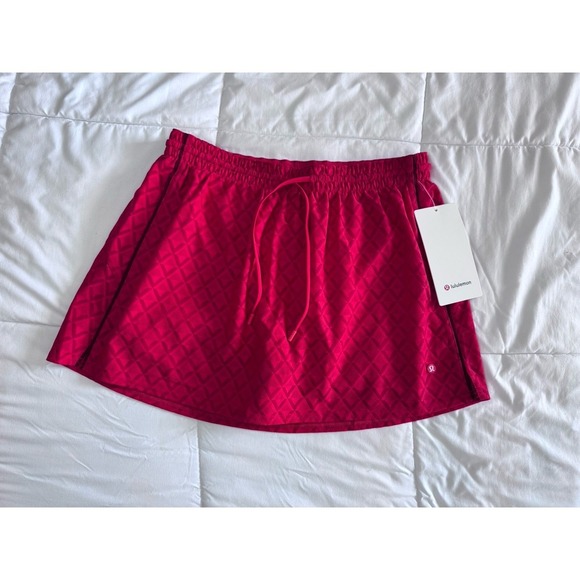 New Lululemon Textured Mesh High-Rise Tennis Skirt Red Size Medium Skort Golf - Picture 1 of 13
